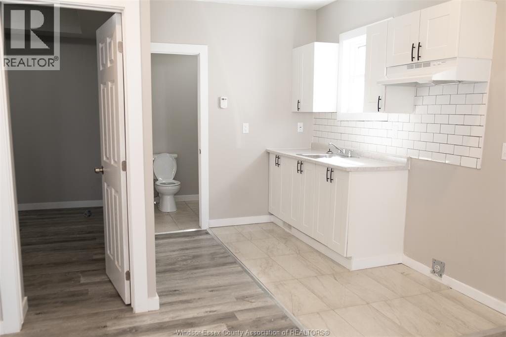 263 TUSCARORA Unit# MAIN, Windsor 5
