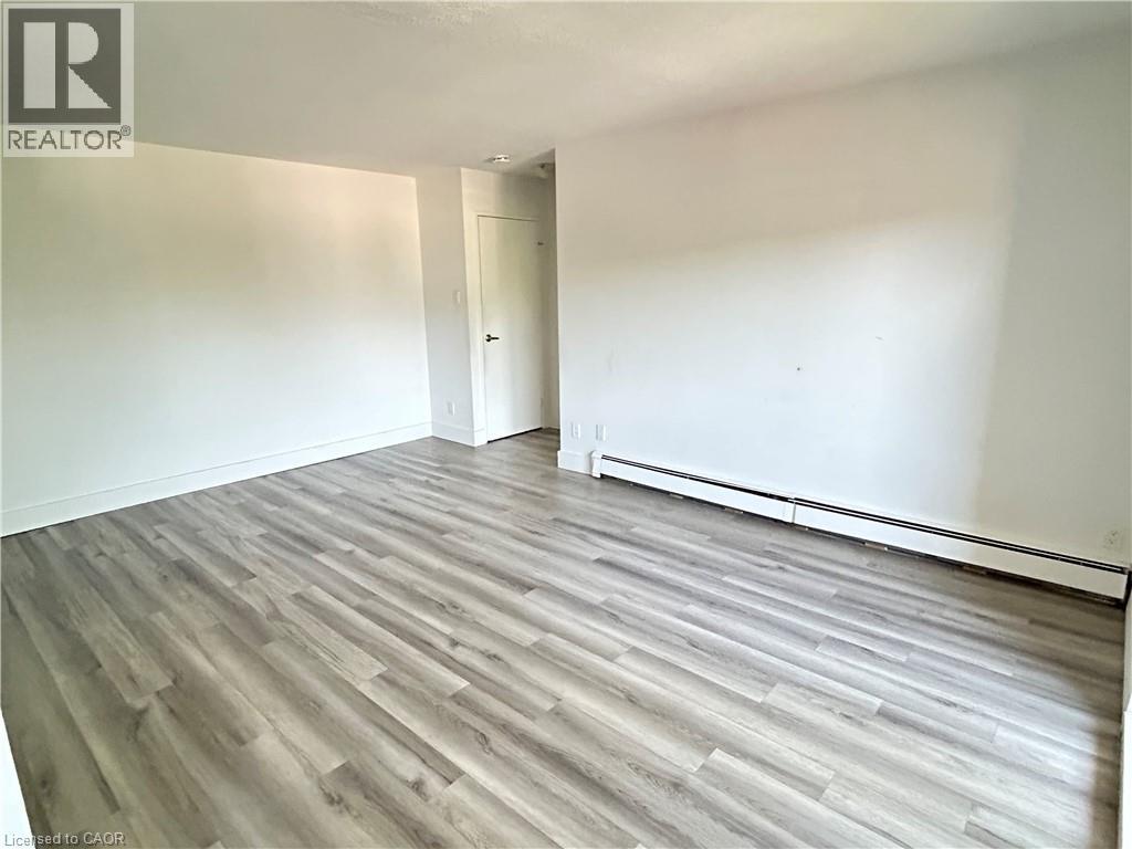 318 - 54 COUNTRY HILL Drive Unit# 318, Kitchener 5