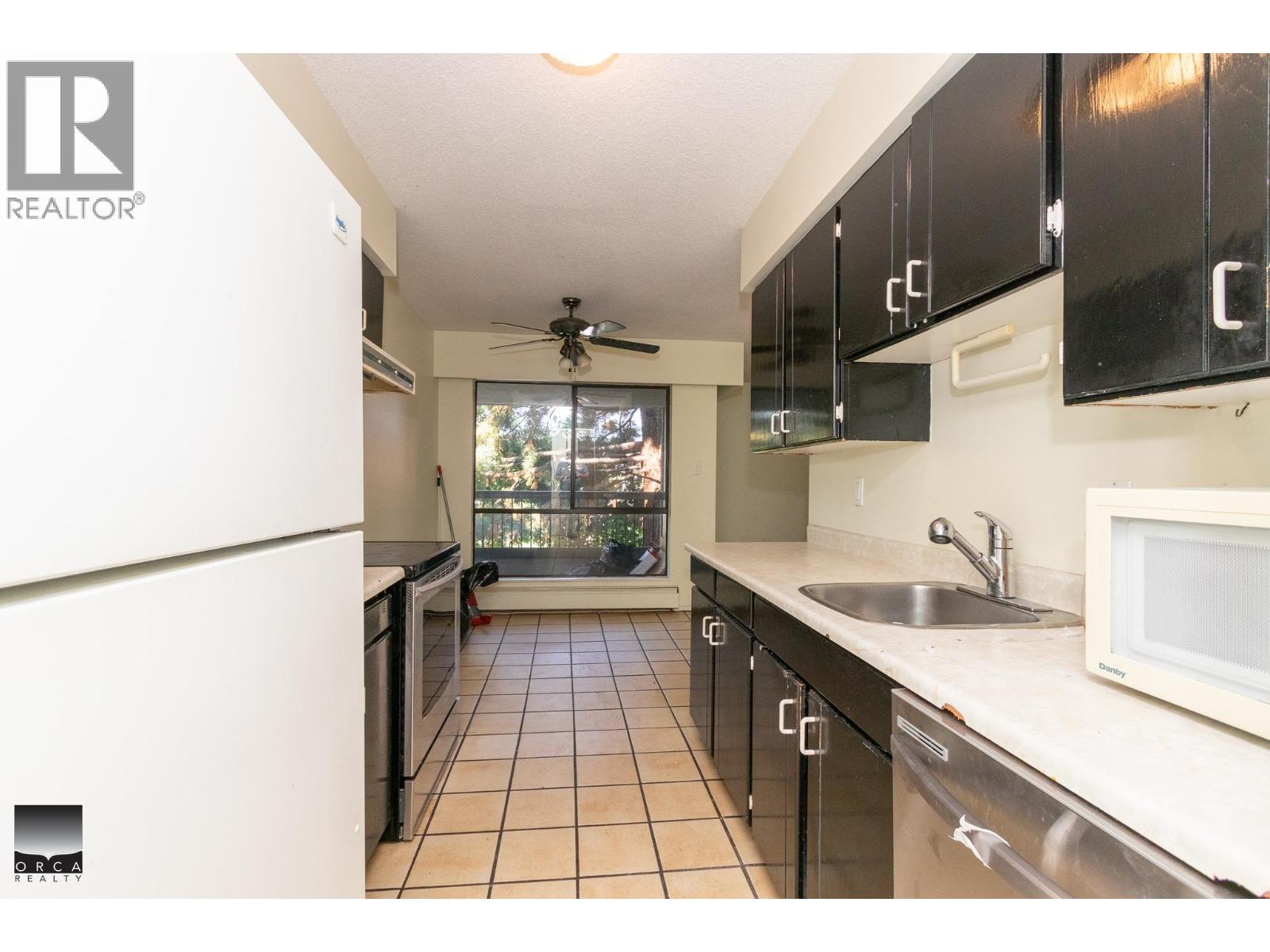 203 1877 WEST 5TH STREET, Vancouver 5