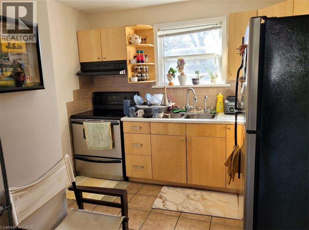 51 TALBOT Street, Kitchener 4