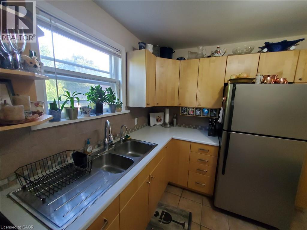 51 TALBOT Street, Kitchener 3