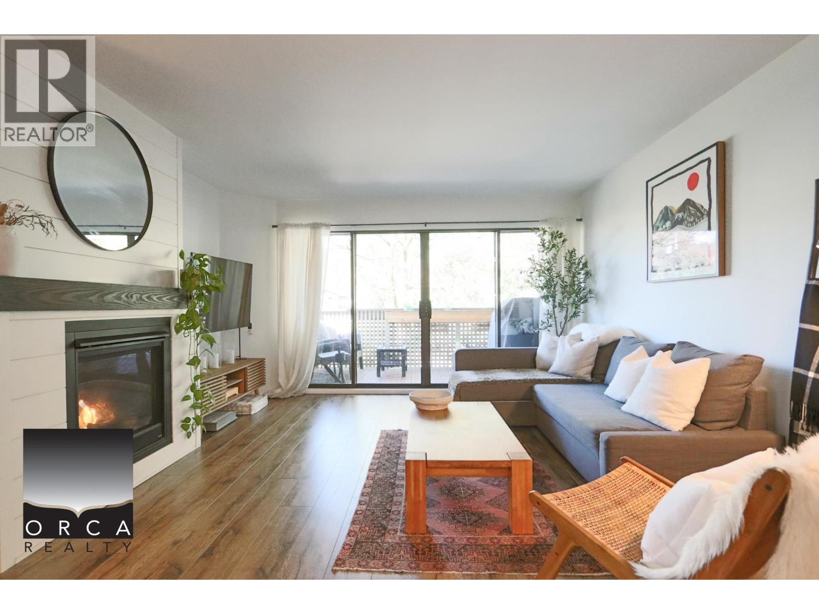 202 3191 MOUNTAIN HIGHWAY, North Vancouver 3