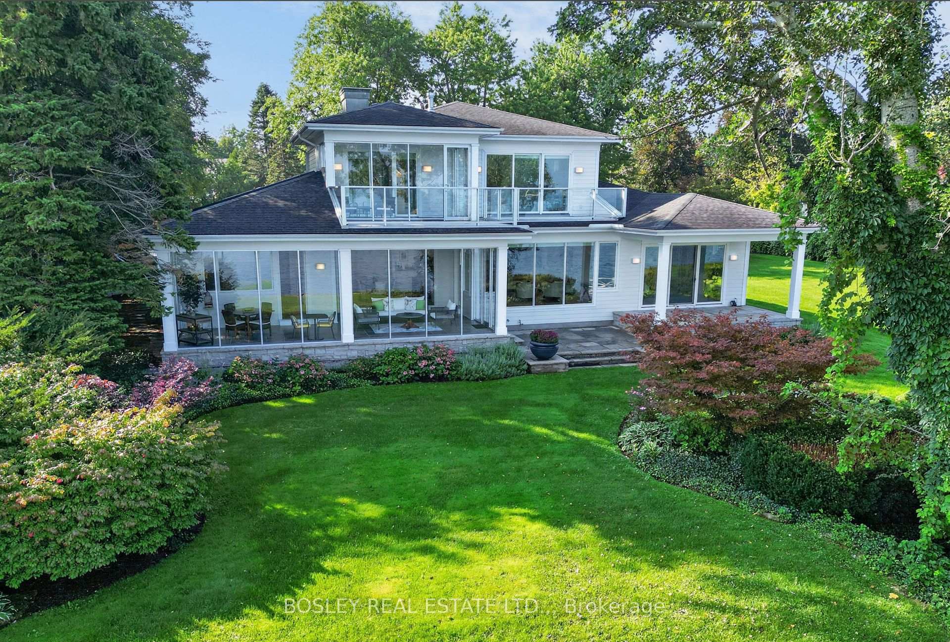 263 Niagara Boulevard Niagara-On-The-Lake Ontario Canada Sale residential Gloria Valvasori ASP Century 21 Signature Service