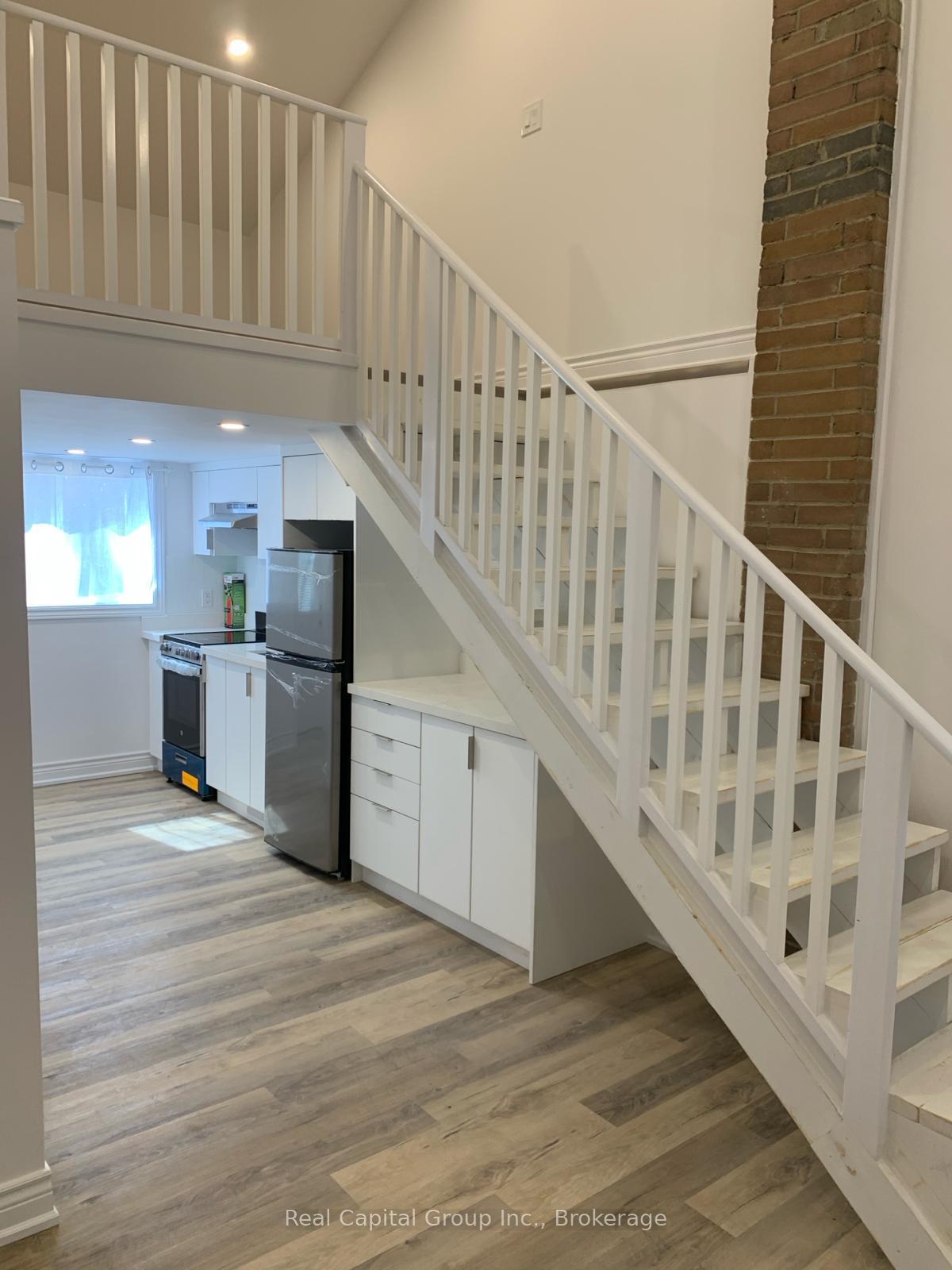 291 Brighton Avenue, Toronto 3
