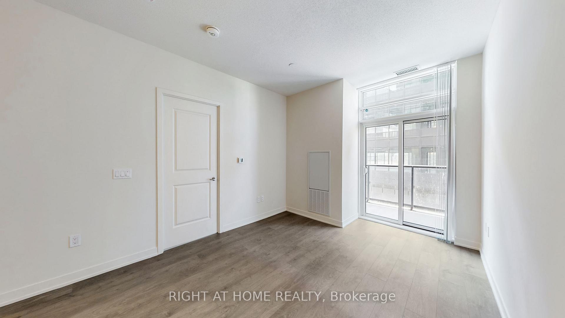 408 - 38 Annie Craig Drive, Toronto 4