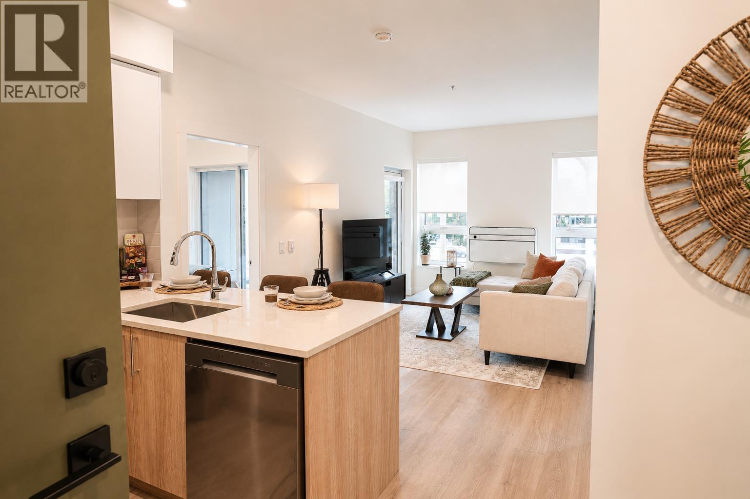 416 245 BEWICKE AVENUE, North Vancouver 5