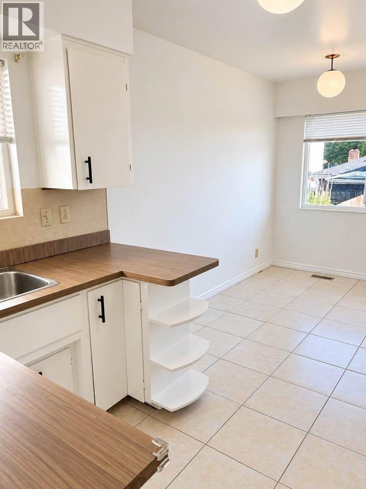 3134 E 45 AVENUE, Vancouver 4