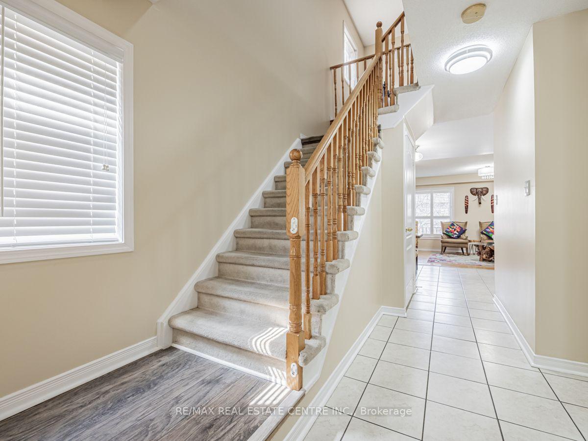 Upper - 140 Cadillac Crescent, Brampton 4