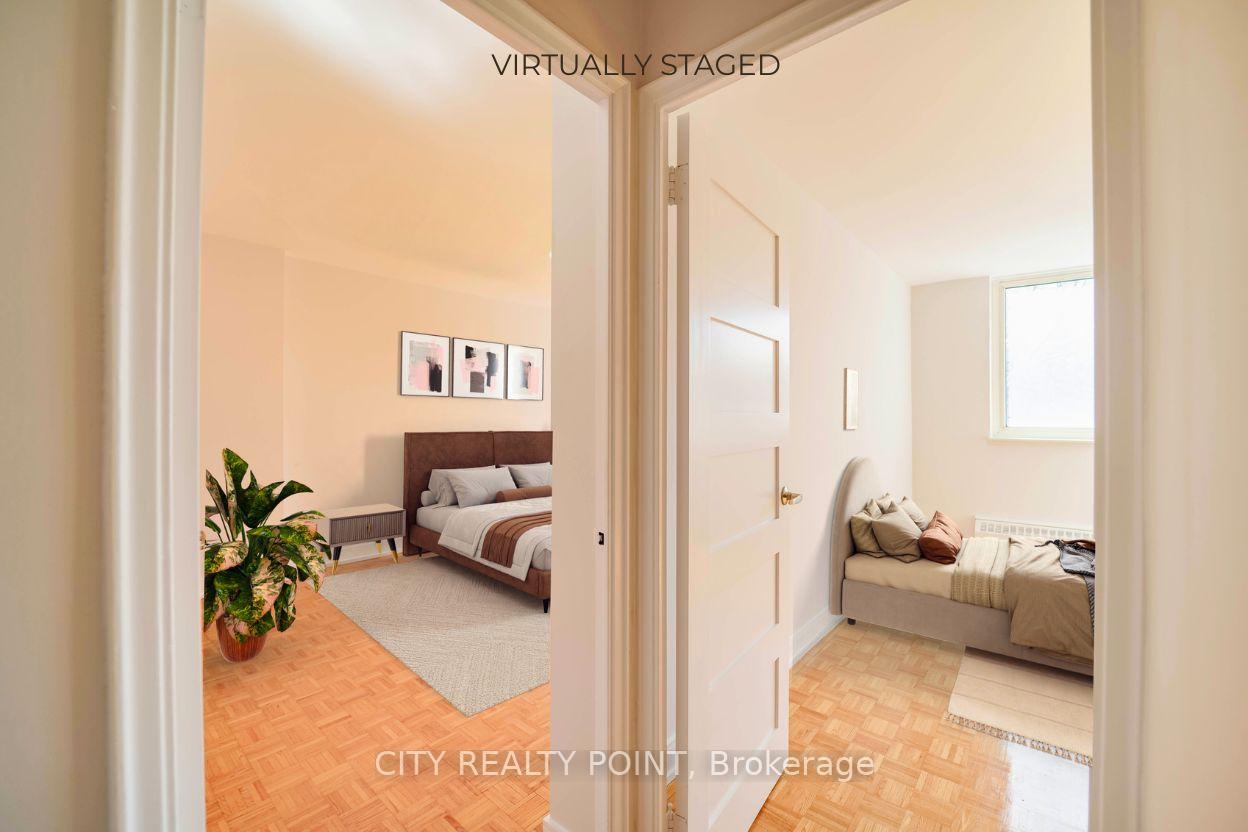 907 - 10 Shallmar Boulevard, Toronto 2