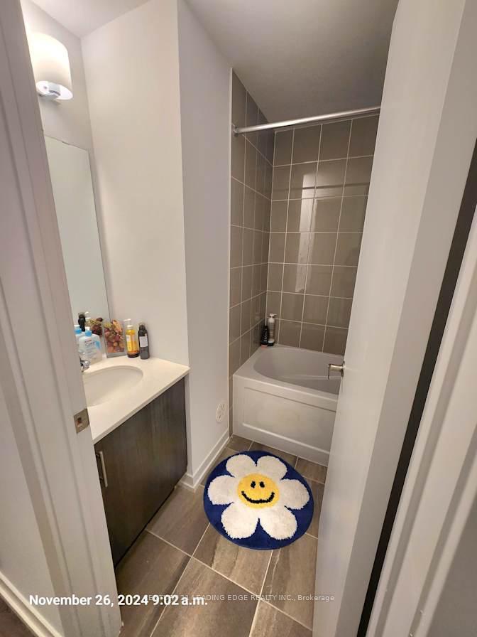 Room 4 - 9 Spruce Pines Crescent, Toronto 5