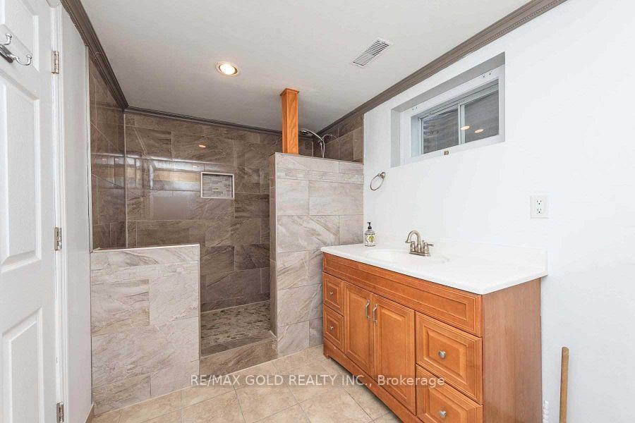 28 Devonshire Drive, Brampton 4
