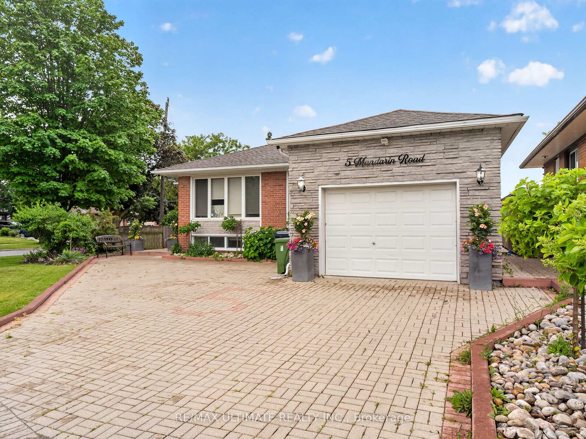 5 Mandarin Road Toronto Ontario Canada Rent residential Welcome To Realtor Doctor RE/MAX Ultimate Realty Inc., Brokerage *
