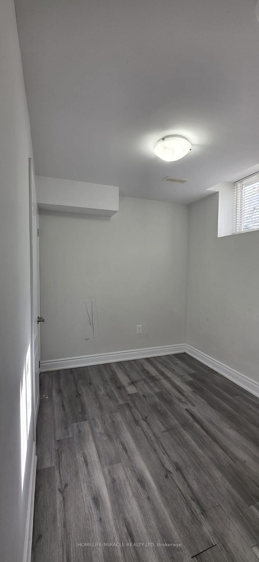 #Basement - 131 Major William Sharpe Drive, Brampton 4