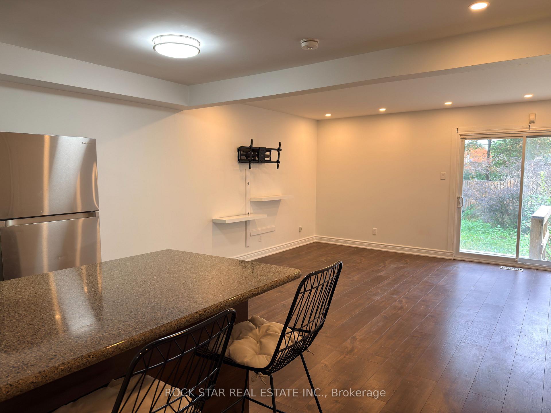 Upper - 15 Hardcastle Court, Brampton 4