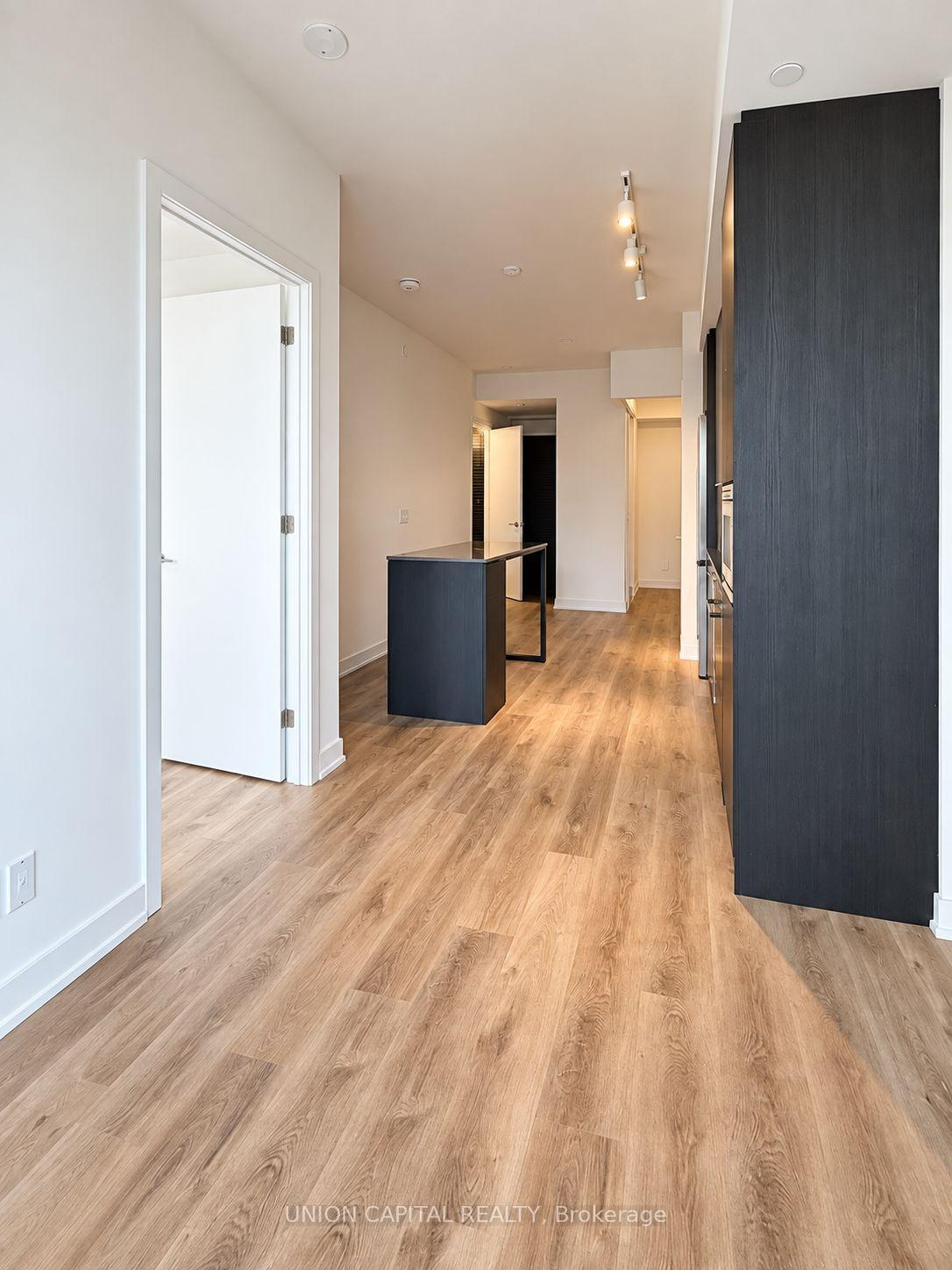 618 - 101 John Street N, Hamilton 4