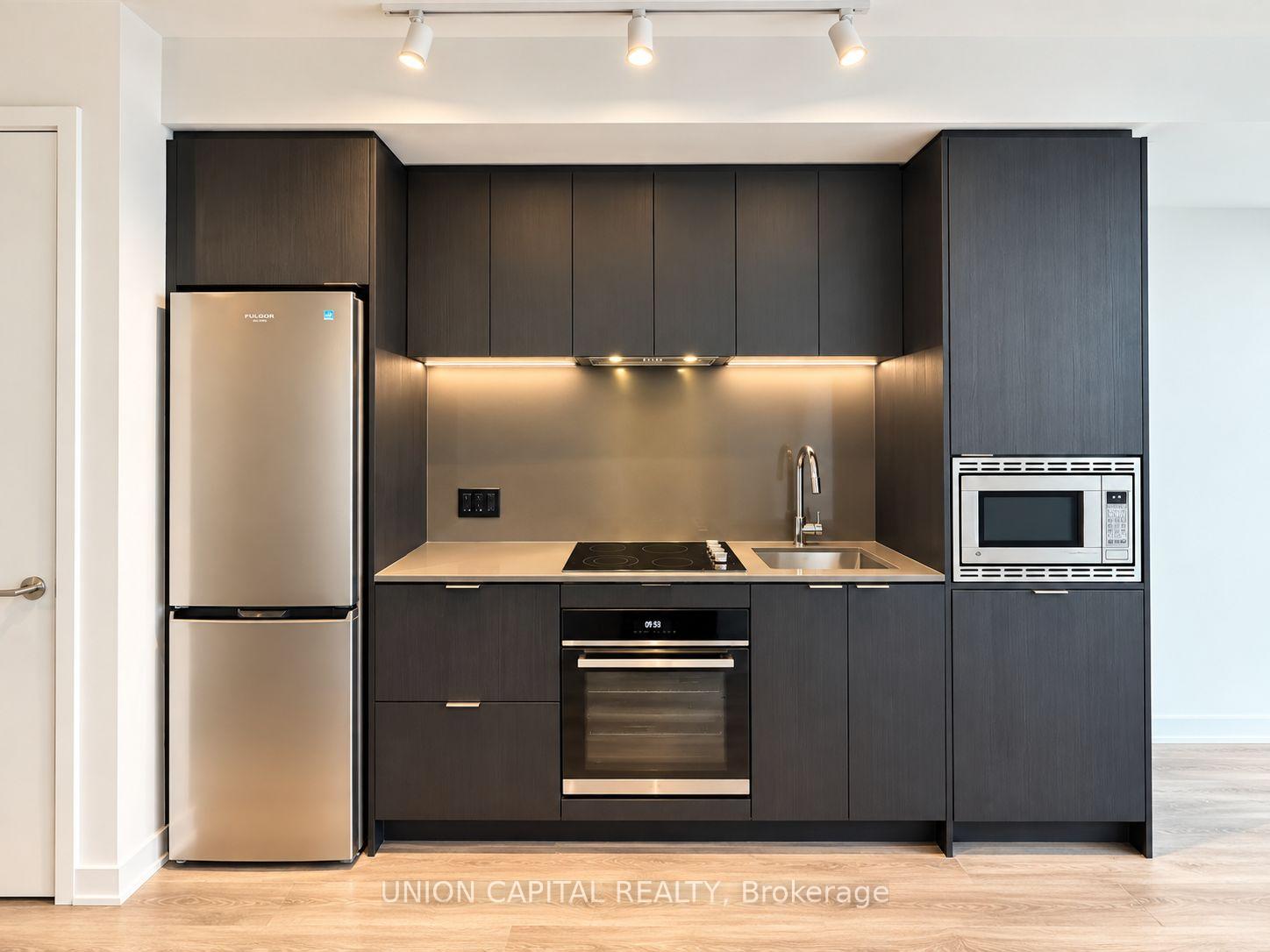 618 - 101 John Street N, Hamilton 3