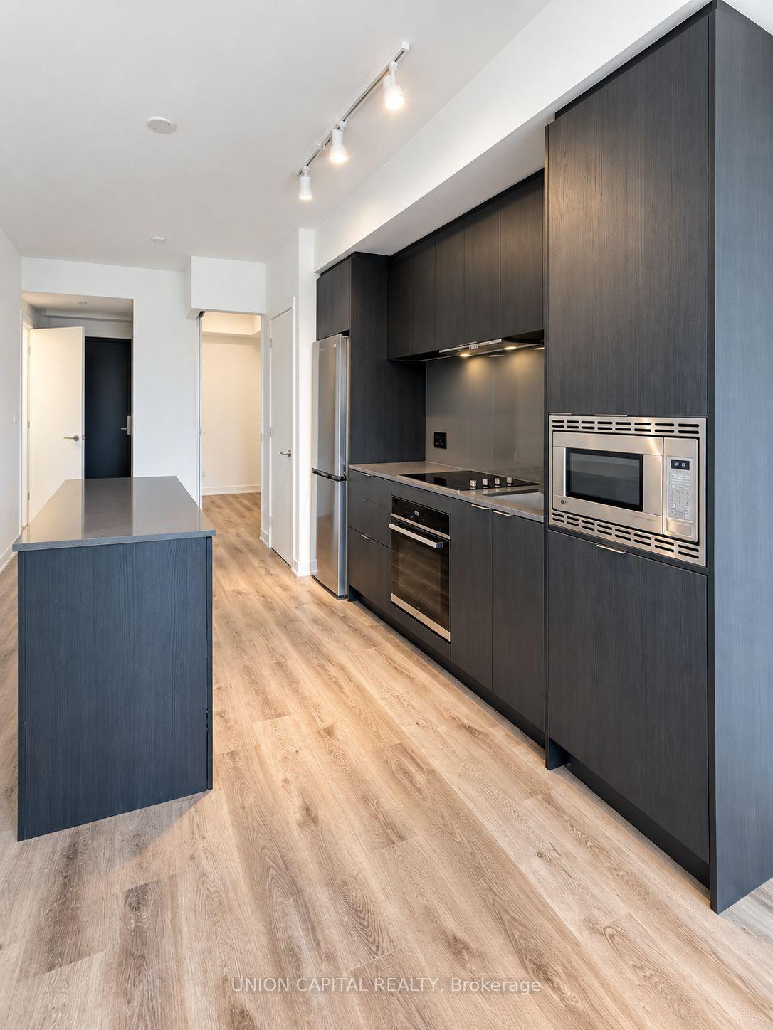 618 - 101 John Street N, Hamilton 2