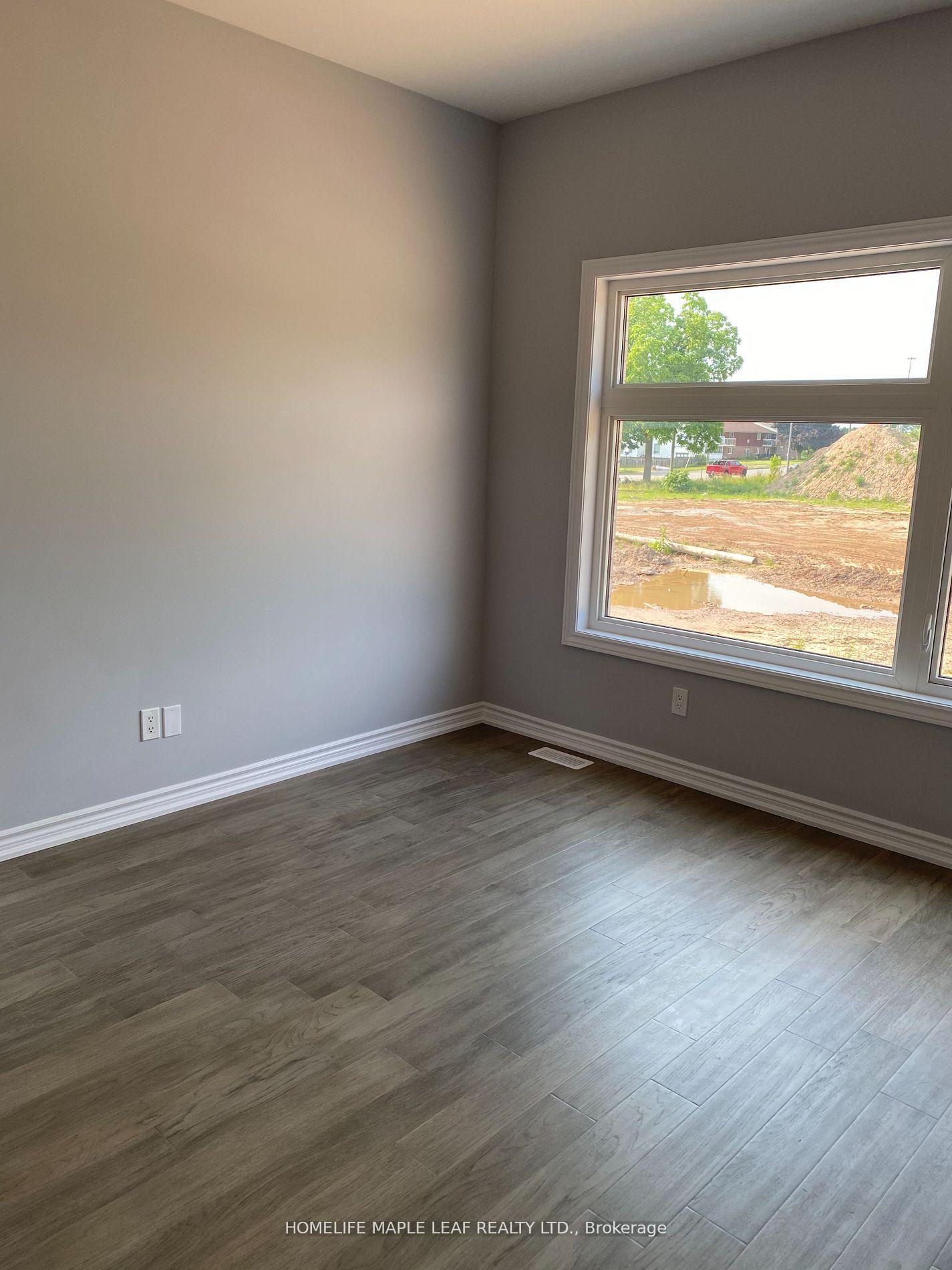 6 - 5672 Dorchester Road, Niagara Falls 5