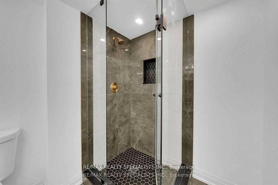 Unit 2 - 7294 Rosehurst Drive, Mississauga 5