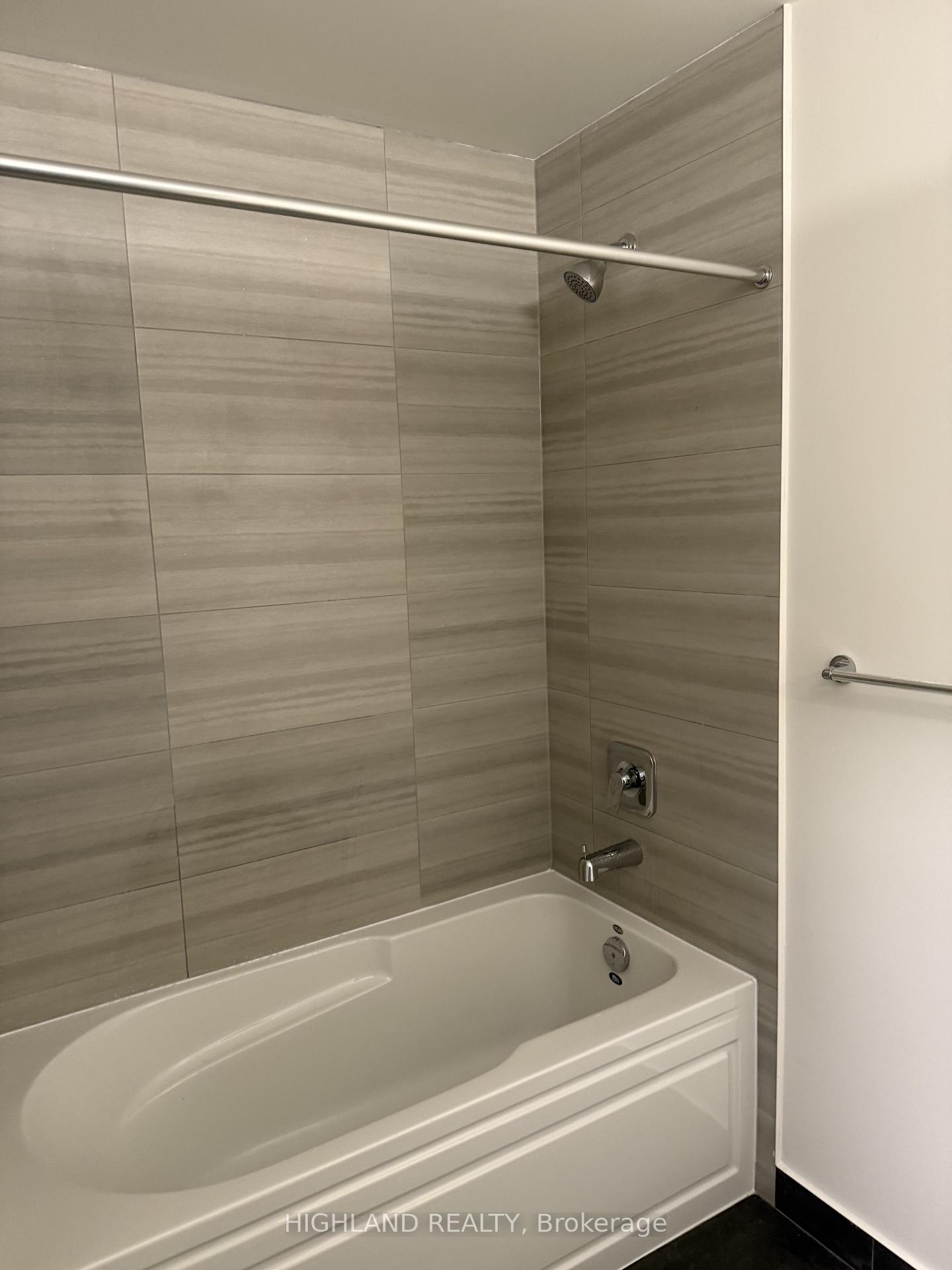 2208 - 15 Watergarden Drive, Mississauga 4