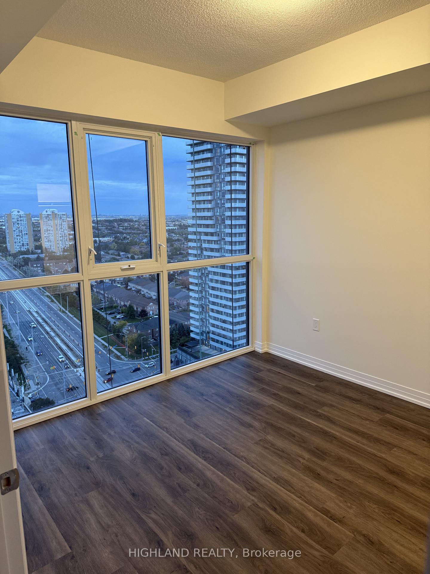 2208 - 15 Watergarden Drive, Mississauga 2