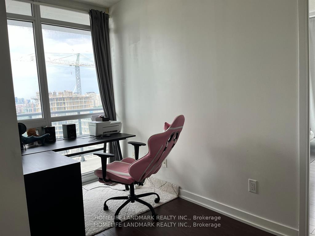 2517 - 121 Mcmahon Drive, Toronto 5