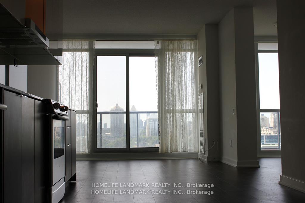 2517 - 121 Mcmahon Drive, Toronto 3