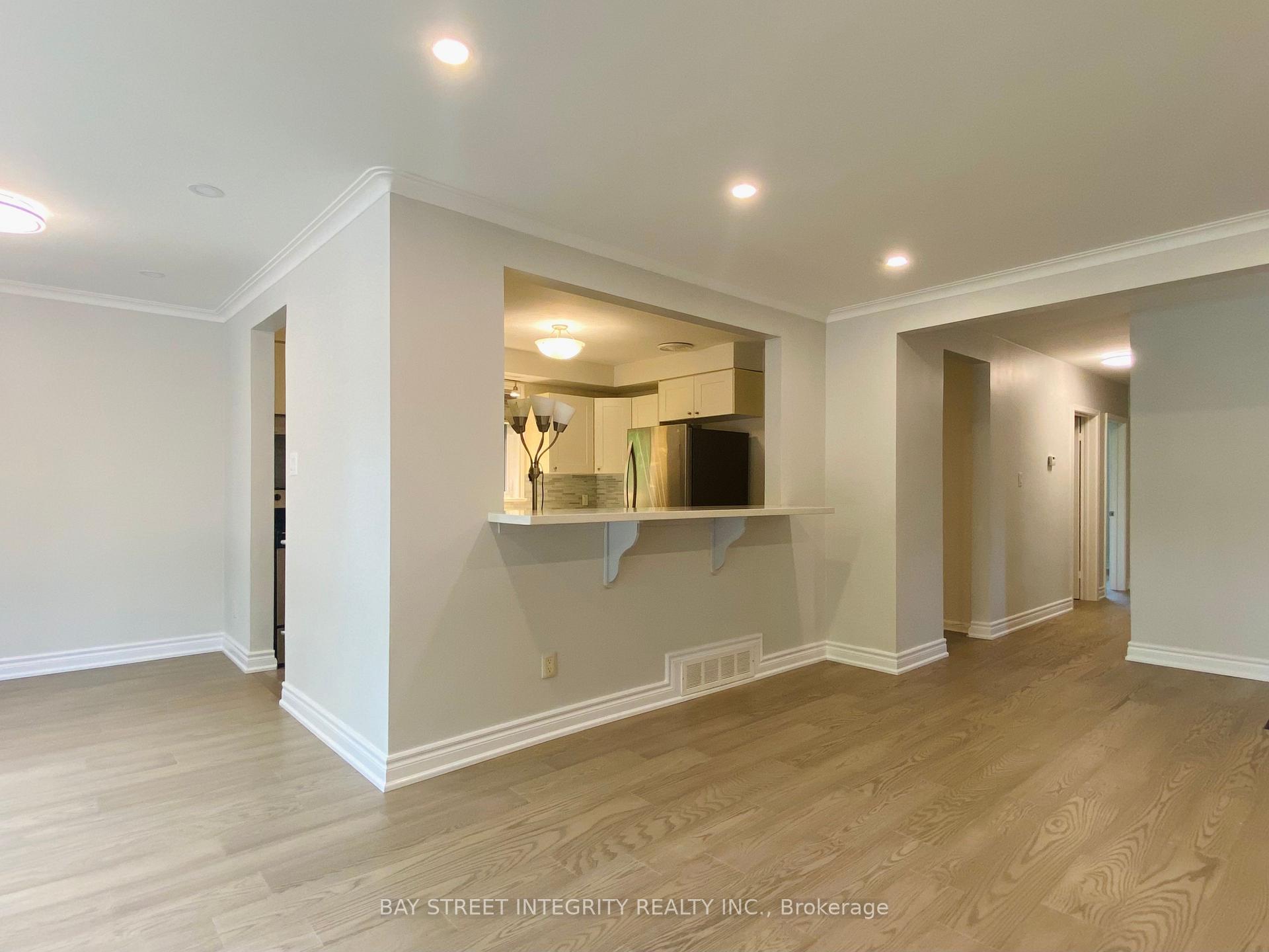 207 Maple Avenue, Richmond Hill 5
