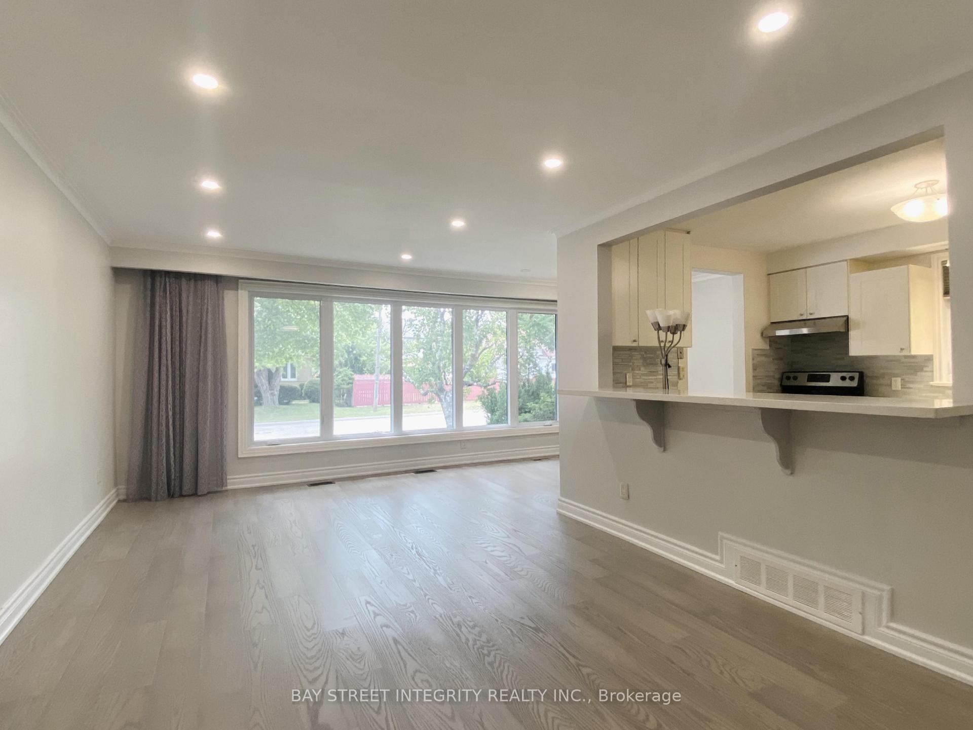 207 Maple Avenue, Richmond Hill 2