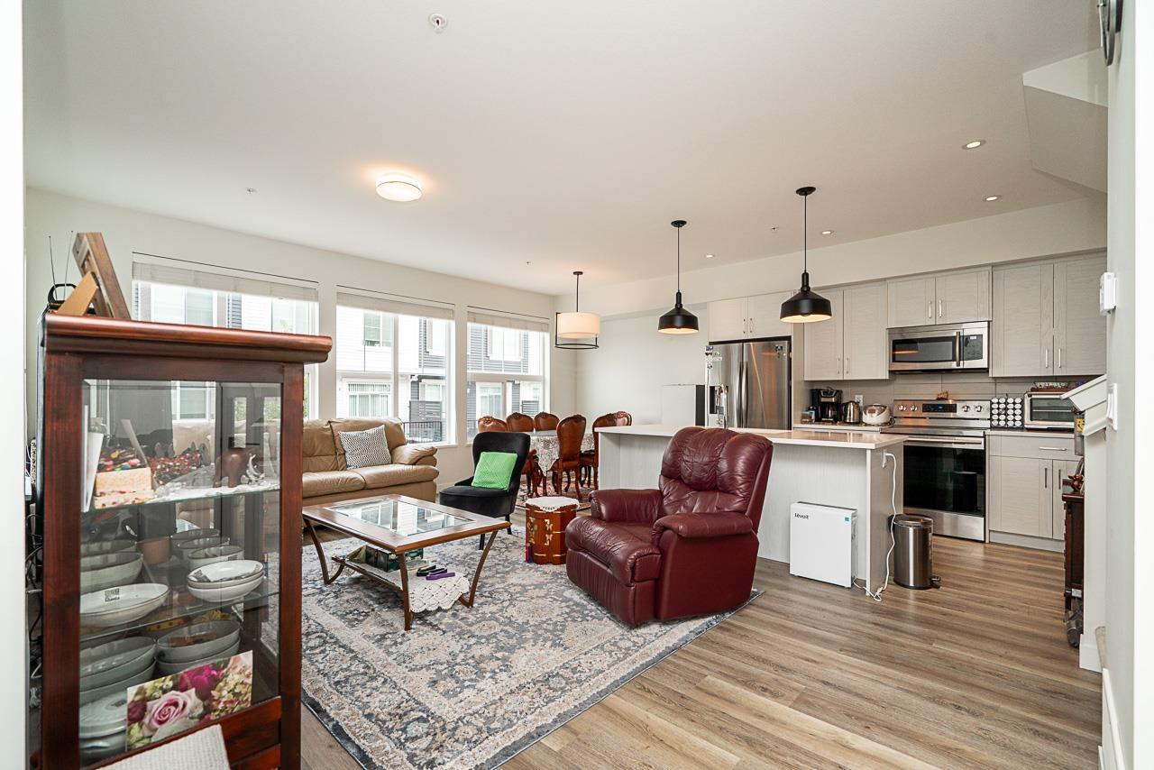 42 8372 202B STREET, Langley 5