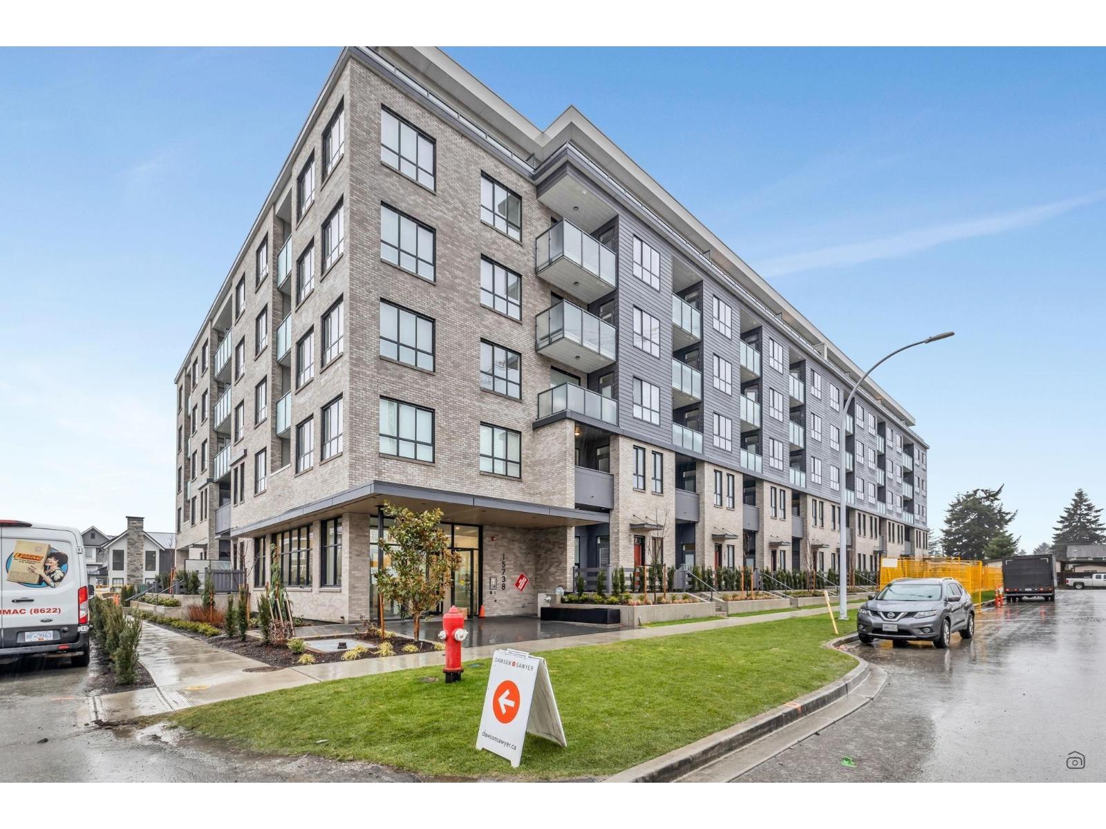 4F 15738 85 AVENUE, Surrey 4