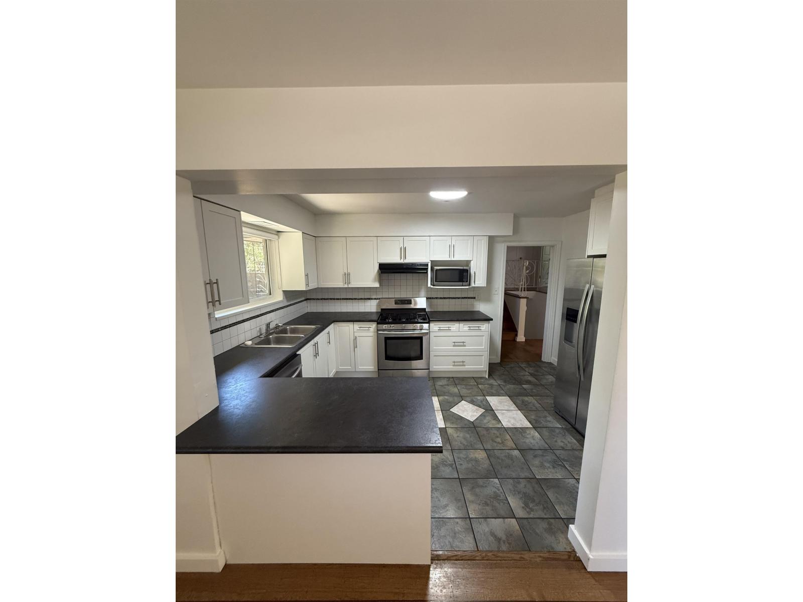 Upper 9655 TOWNLINE DIVERSION, Surrey 5
