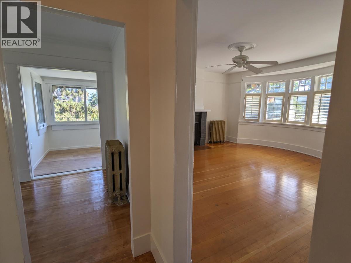 Upper 1 1631 DUNBAR STREET, Vancouver 2