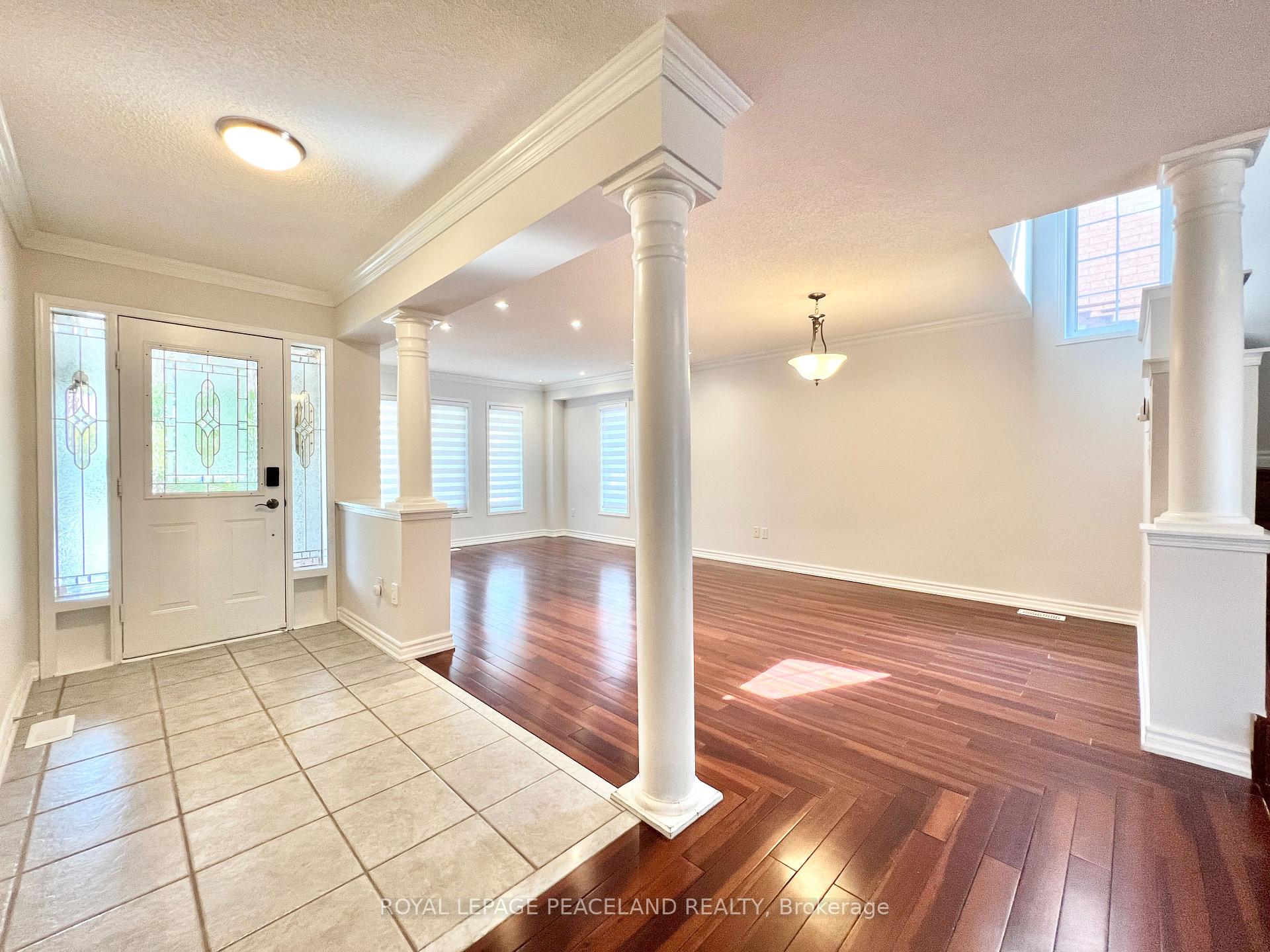 54 Treasure Road, Vaughan 4