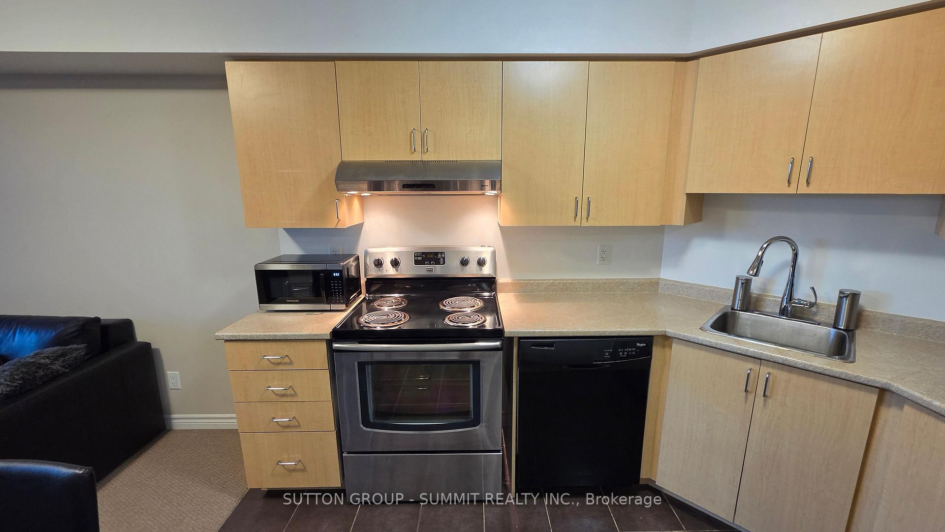 409 - 35 Saranac Boulevard, Toronto 3