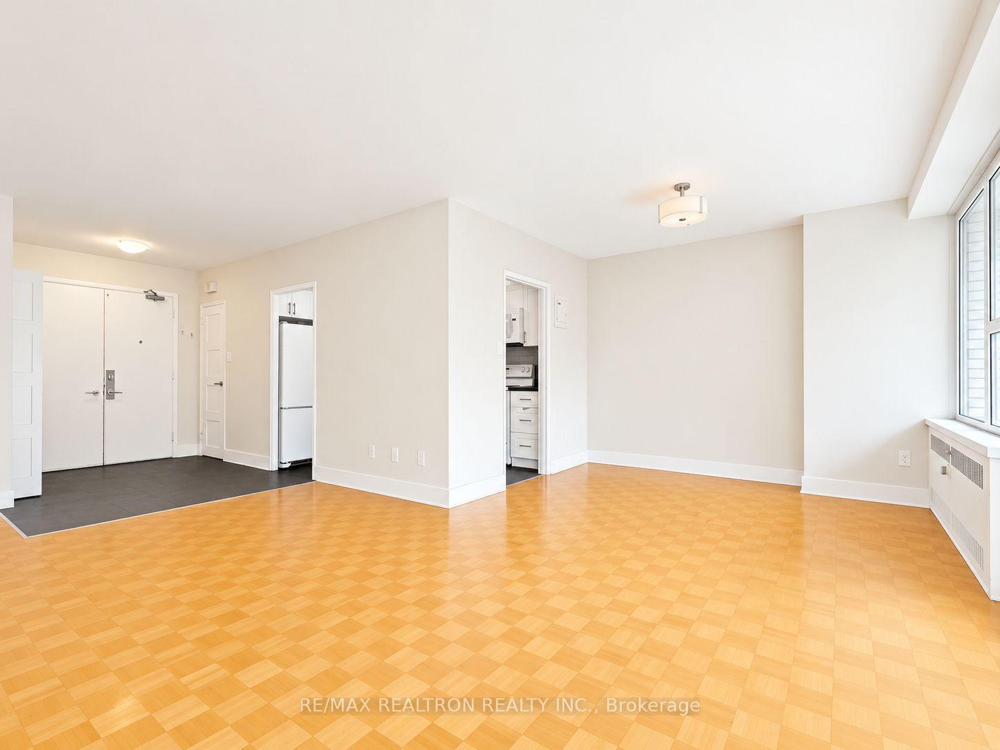 307 - 10 Shallmar Boulevard, Toronto 3