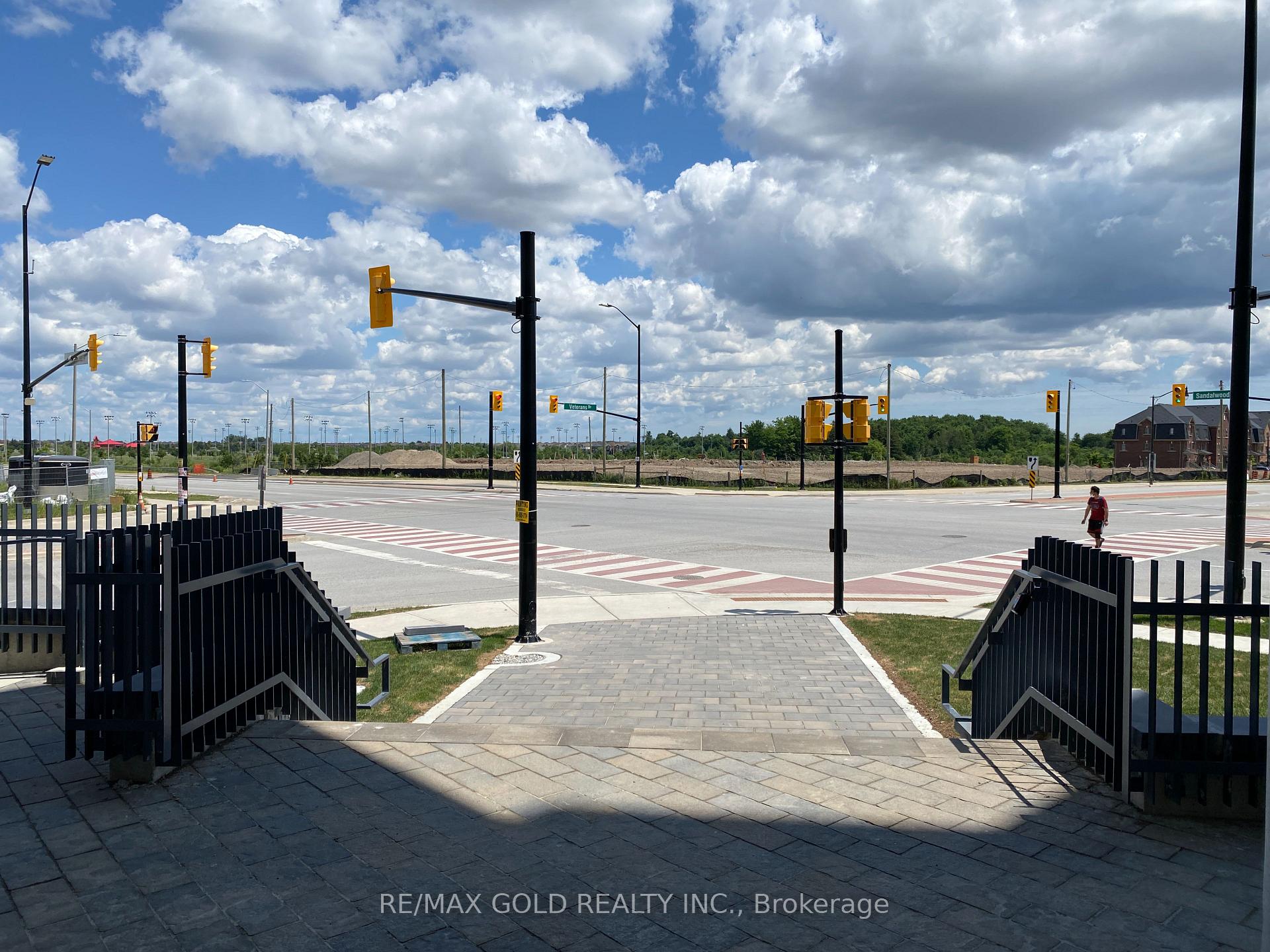 208 - 180 Veterans Drive, Brampton 4