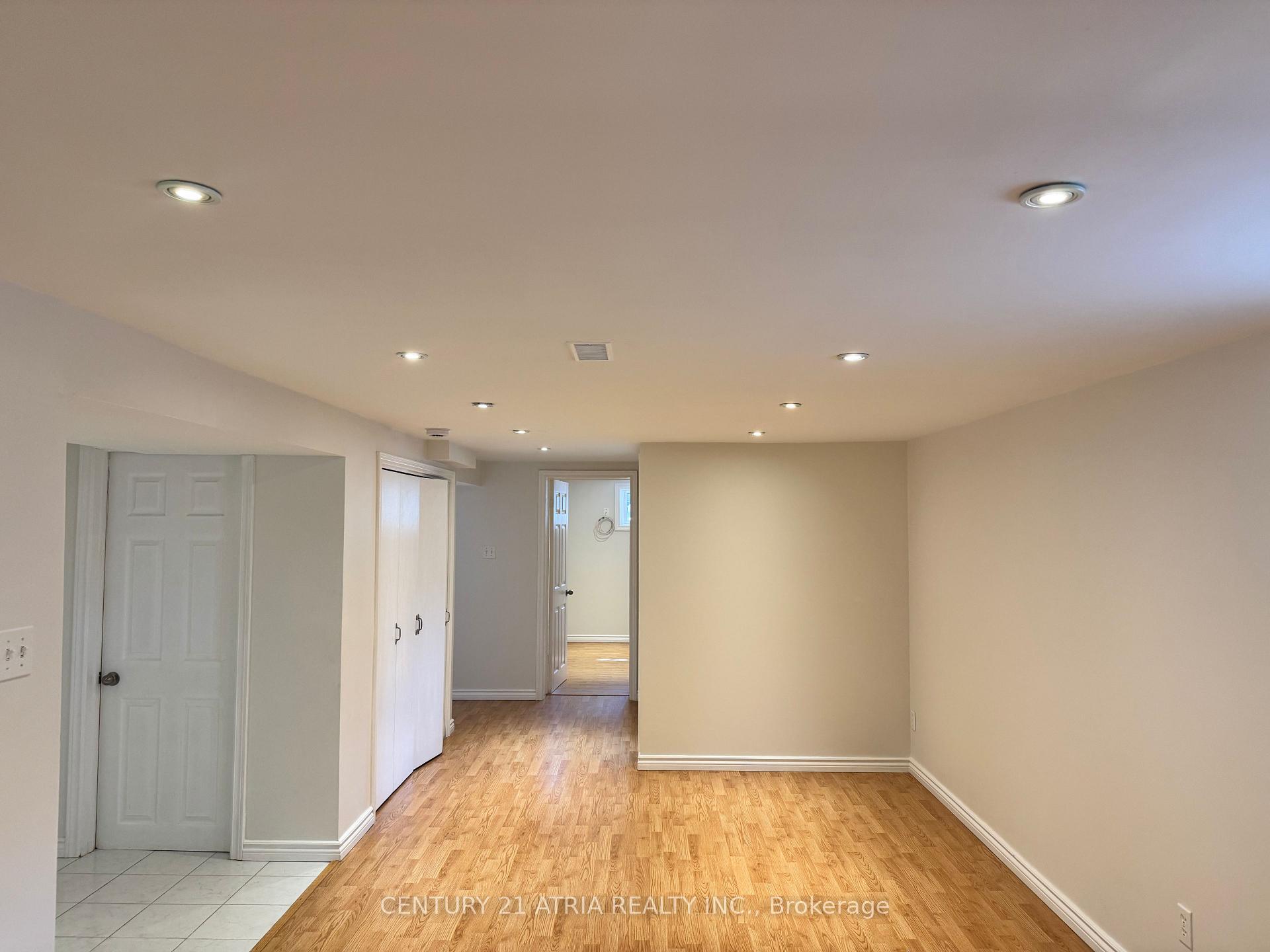 Bsmt - 28 Willowhurst Crescent, Toronto 5