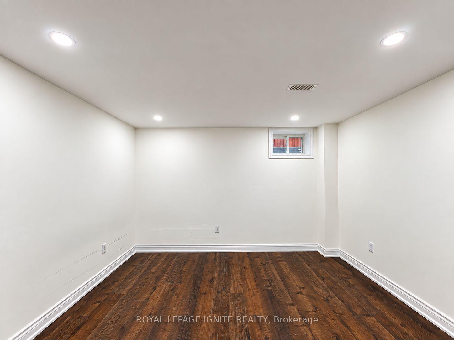 7 Aquilina Court, Ajax 3