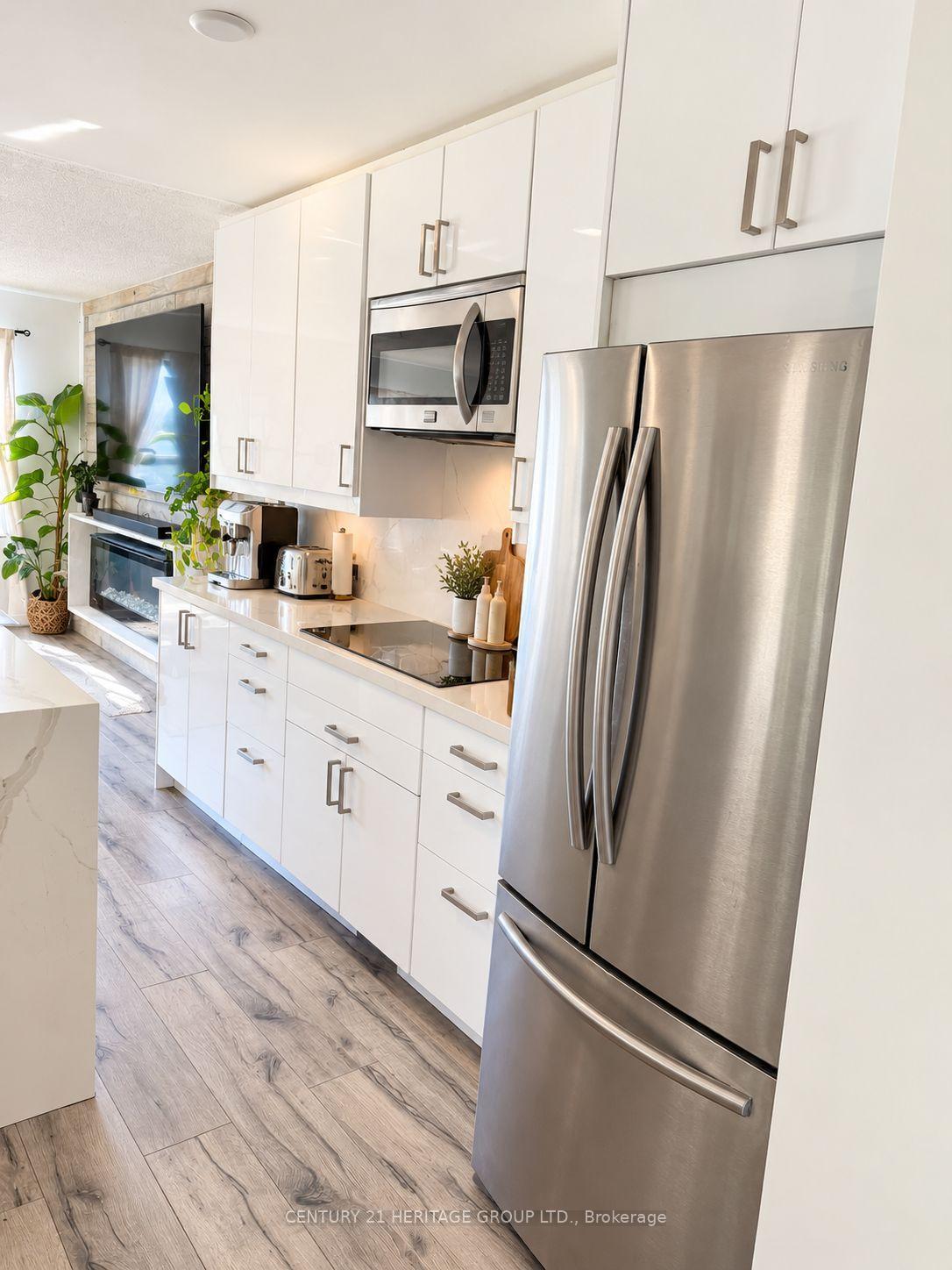 578 North Lake Road, Richmond Hill 3