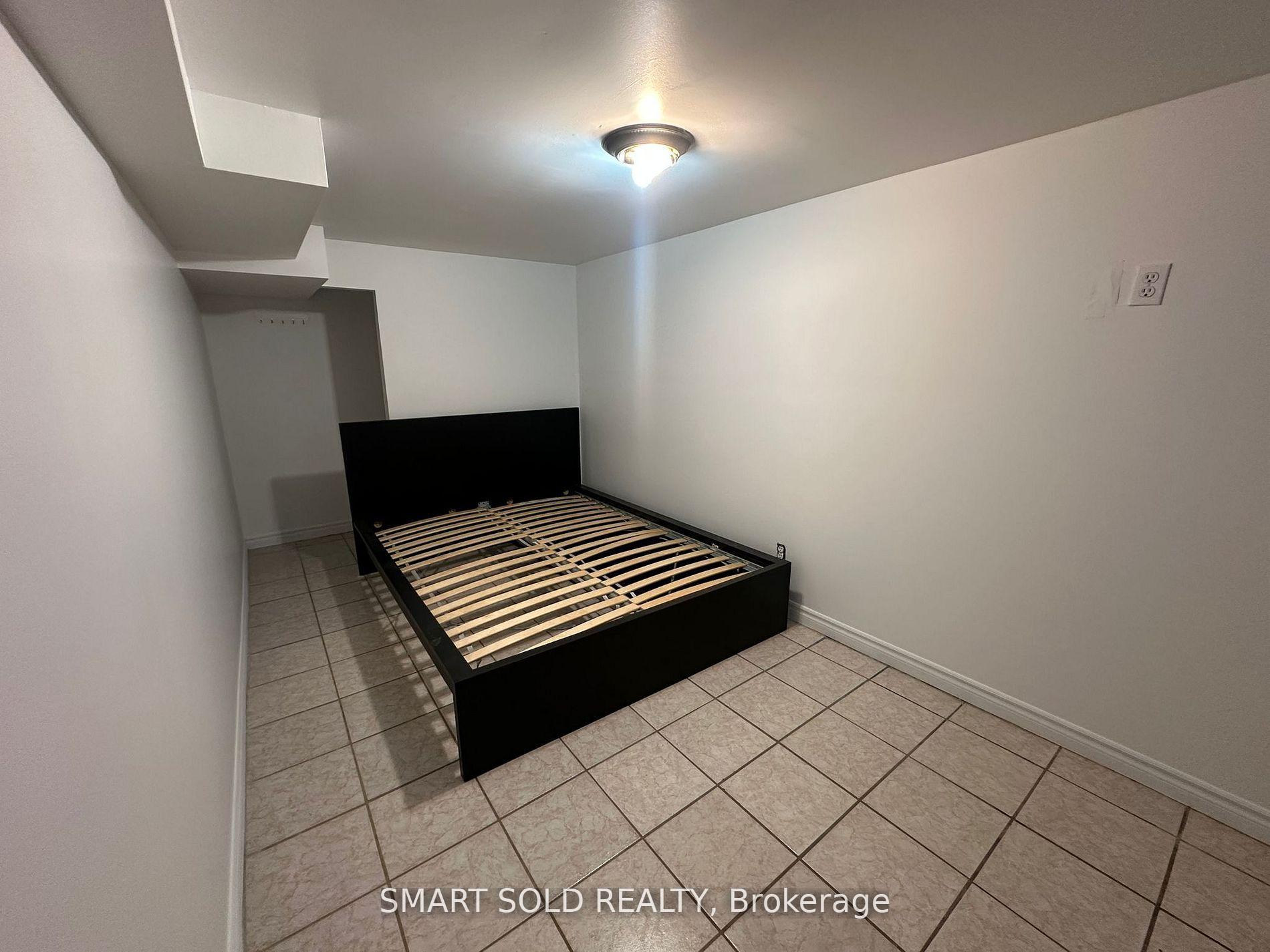41 Maybourne (Basement) Avenue, Toronto 4
