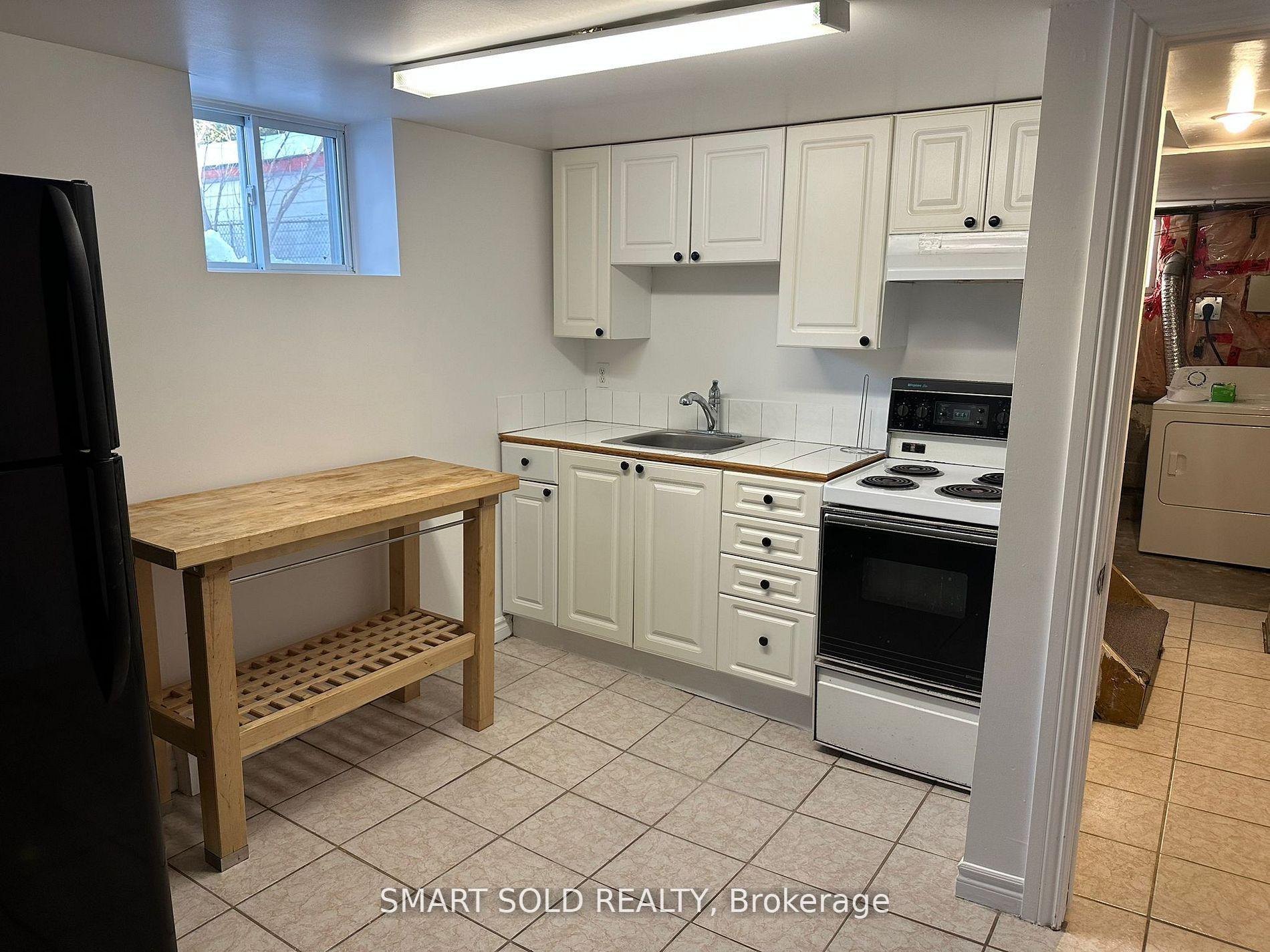 41 Maybourne (Basement) Avenue, Toronto 2