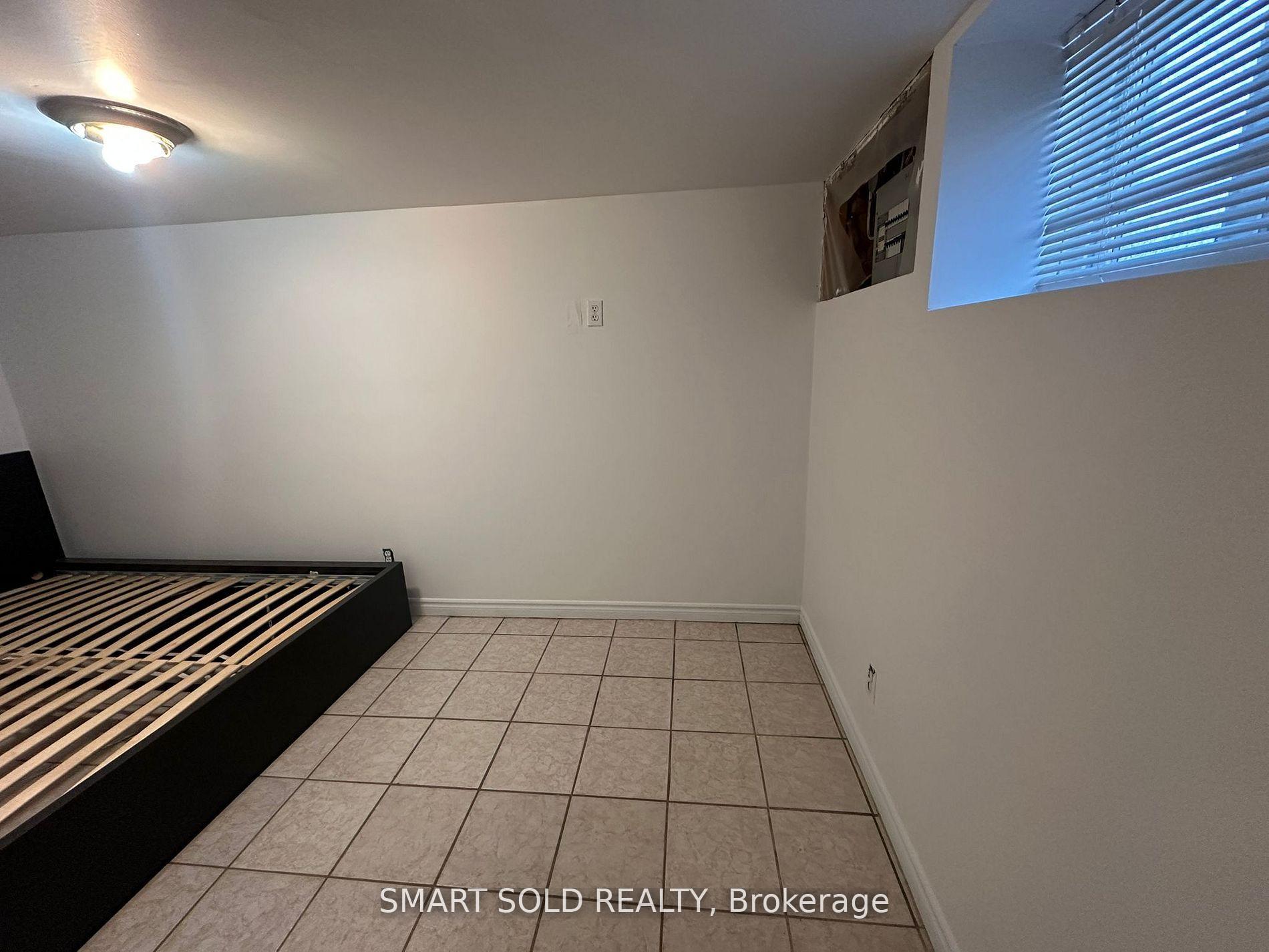 41 Maybourne (Basement) Avenue, Toronto 3