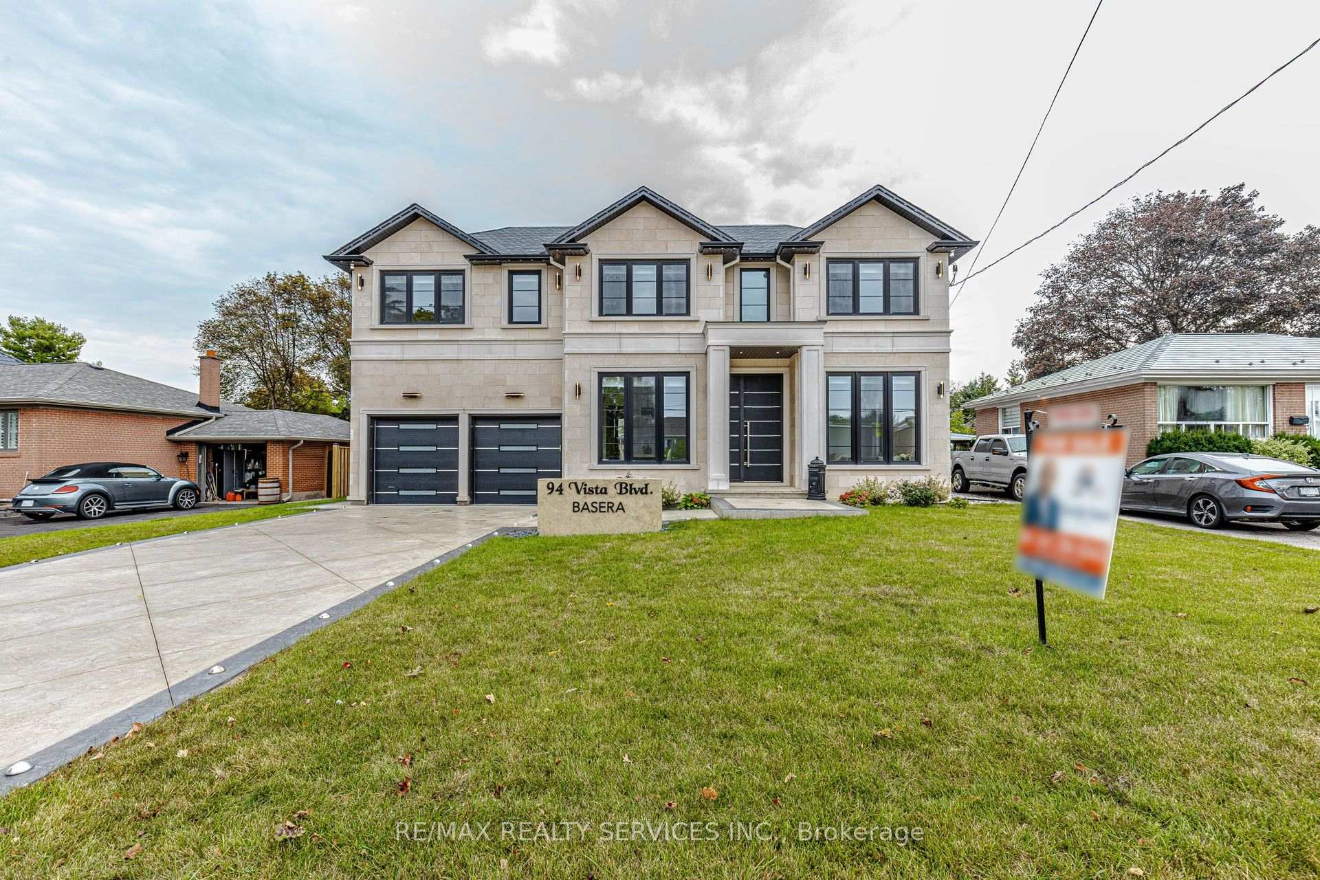 94 Vista Boulevard Mississauga Ontario Canada Sale residential Gary Bhinder RE/MAX Realty Services Inc., Brokerage*