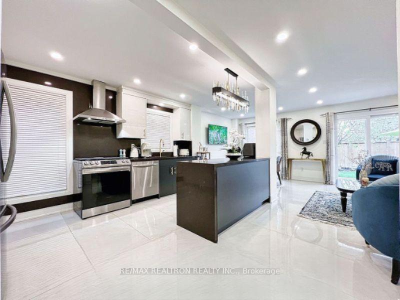 9 Checker Court, Vaughan 5