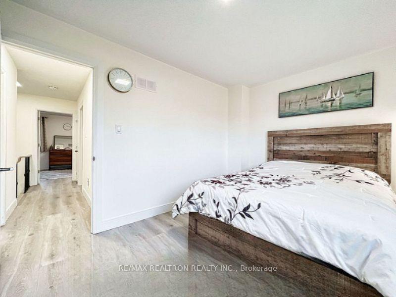 9 Checker Court, Vaughan 2