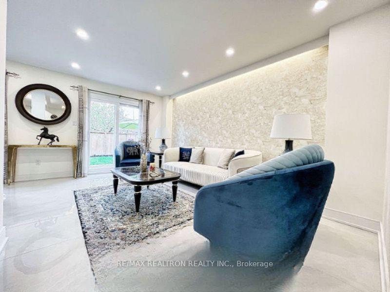 9 Checker Court, Vaughan