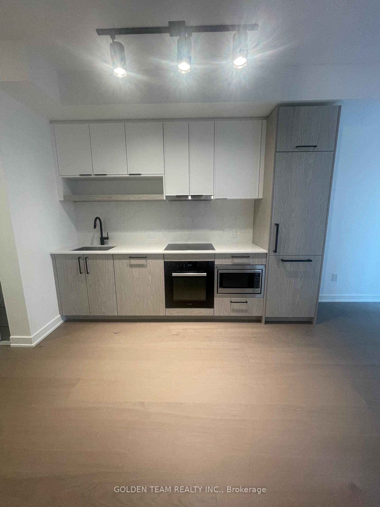 905 - 91 Montclair Avenue, Toronto 4
