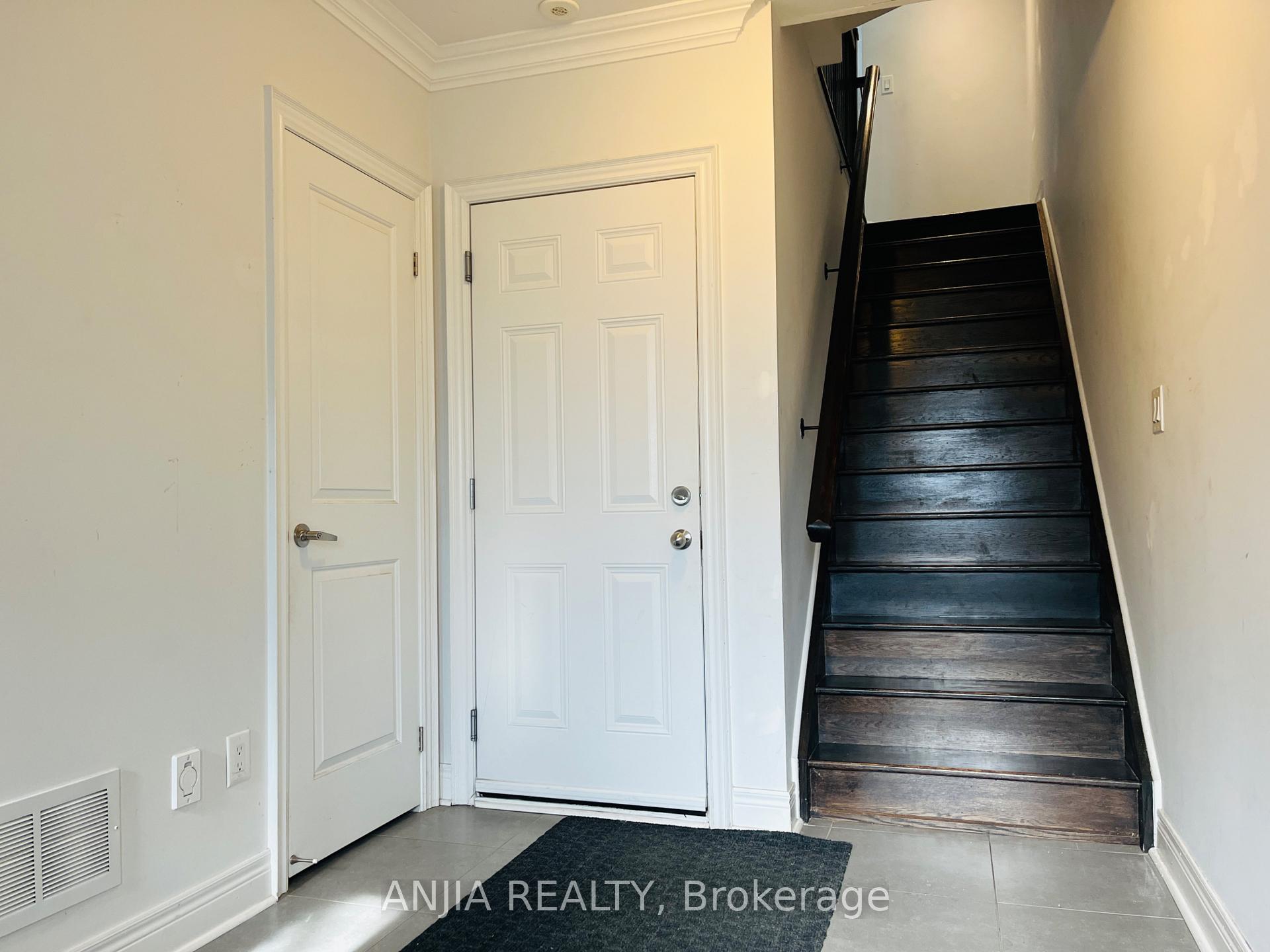 29 - 1812 Burnhamthorpe Road E, Mississauga 2