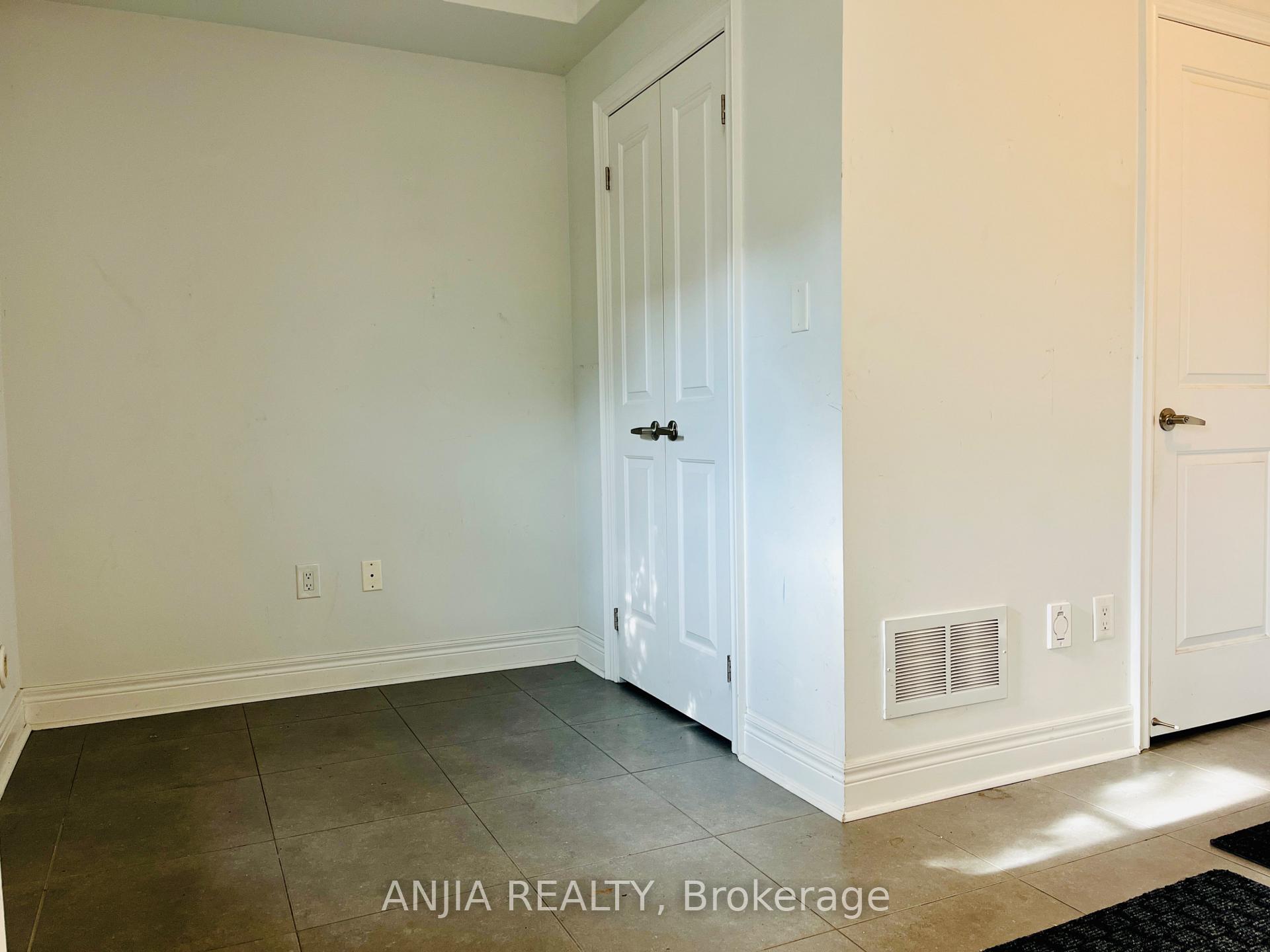 29 - 1812 Burnhamthorpe Road E, Mississauga 3